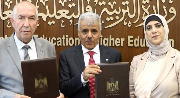 رام الله: برهم والزعتري يوقعان اتفاقية لإفادة طلبة جامعة الزيتونة من صندوق إقراض الطلبة