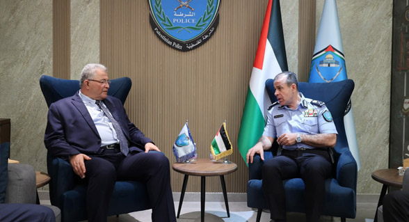 جامعة القدس والشرطة الفلسطينية تبحثان سبل تعزيز التعاون المشترك