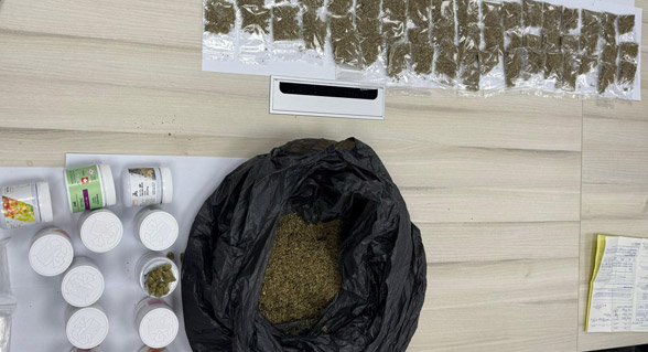 الشرطة: ضبط كمية تجارية من المخدرات داخل شقة في جسر الزرقاء واعتقال مشتبه