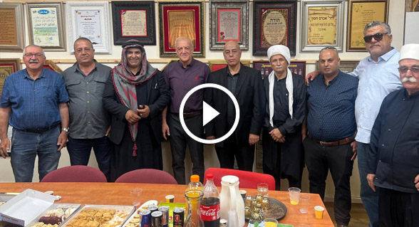 وفد من منتدى عزوتنا وأبناء المجتمع العربي بزيارة لعضو الكنيست أكرم حسون في دالية الكرمل