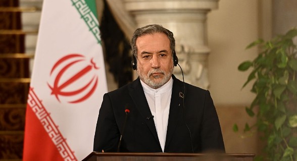 وزير الخارجية الإيراني: الدول الأوروبية الثلاث لا تمتلك أي حق قانوني أو سياسي أو أخلاقي فيما يتعلق بتفعيل ‘آلية الزناد‘