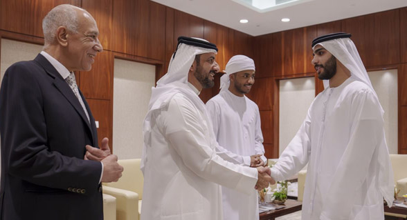 سلطان بن أحمد القاسمي يلتقي فريق جامعة الشارقة المشارك في مونديال الجامعات
